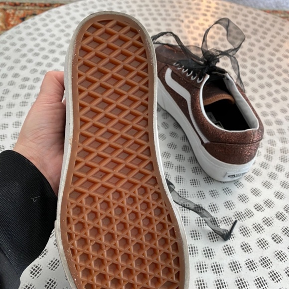 Vans - Picture 2 of 3